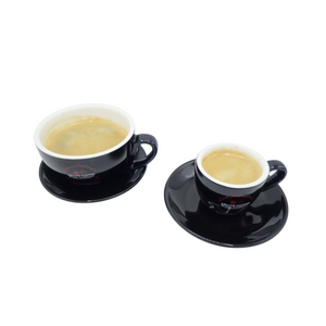 Tasses en céramique noires floquées du logo Arlo's Coffee ! Une grande d'environ 180ml et une petite d'environ 80ml. Lot de 6 tasses à café disponible chez votre artisan torréfacteur, Arlo's Coffee, à Rambouillet, dans les Yvelines. Rebords épais pour conserver la température du café le long longtemps possible.