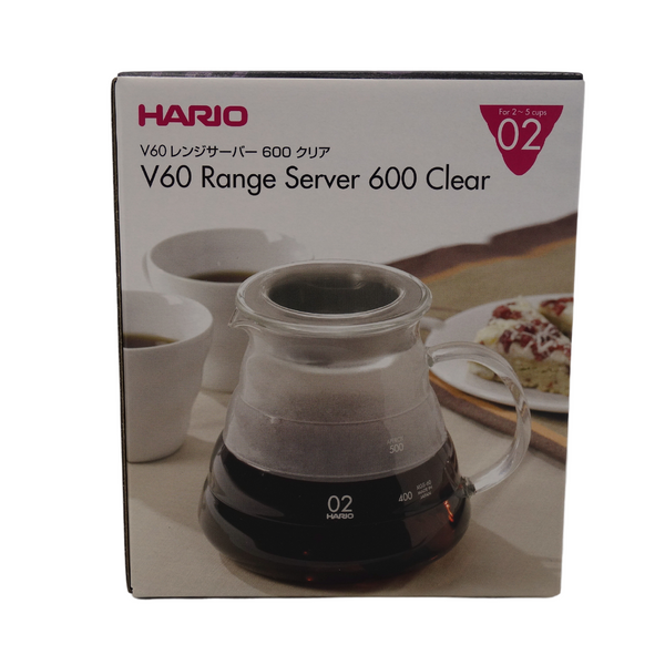 Carafe en verre adaptée à la méthode filtre V60, signée Hario. Méthode douce. Convient pour 2 à 5 tasses. Vendu chez Arlo's Coffee, artisan torréfacteur de café de spécialité situé à Rambouillet. Café en grain et café moulu. Café éthique. Café bio équitable.