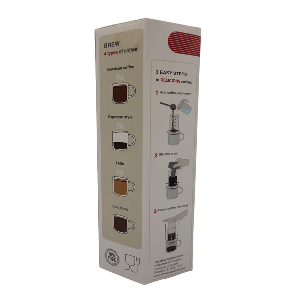 Cafetière Aeropress - Dimensions : 13x13x28cm - Convient pour 1 à 3 tasses. Méthode douce. Simple d’utilisation, tout en restant dans l’esprit du slow coffee, cette cafetière donne les résultats les plus proches de l’expresso. En vente chez Arlo’s Coffee, artisan torréfacteur de café de spécialité situé à Rambouillet dans les Yvelines. Café en grain et moulu. Café éthique et responsable.