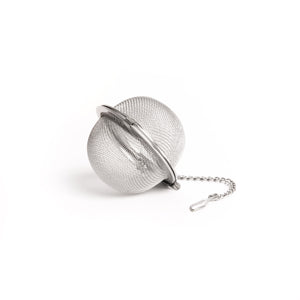 Boule à thé / Accessoires / Arlo's Coffee / Une boule à thé à tamis avec une chaînette, à ne remplir qu'à moitié pour que le thé ait la place d'infuser. Pour une théière ou une grande tasse.