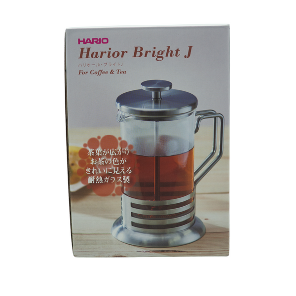 Cafetière piston (marque Hario), en verre et acier pouvant contenir jusqu'à 600ml. Disponible chez Arlo's Coffee, torréfacteur de café de spécialité situé dans les Yvelines, ile de france.