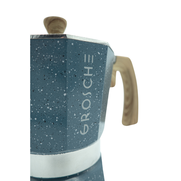 Cafetière à l'italienne milano stone de la marque Grosche - couleur bleue - Version 6 tasses 275ml, Disponible chez Arlo's Coffee, atelier de torréfaction, torréfacteur de café de spécialité situé dans les Yvelines, ile de france, café en grain et café moulu.