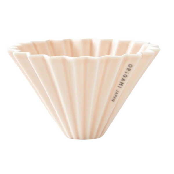Arlo's Coffee / Méthode douce /V60/ Origami / Support bois d'olivier. En vente chez Arlo’s Coffee, artisan torréfacteur de café de spécialité situé à Rambouillet dans les Yvelines. Café en grain et moulu. café éthique, responsable et durable. Café de spécialité.
