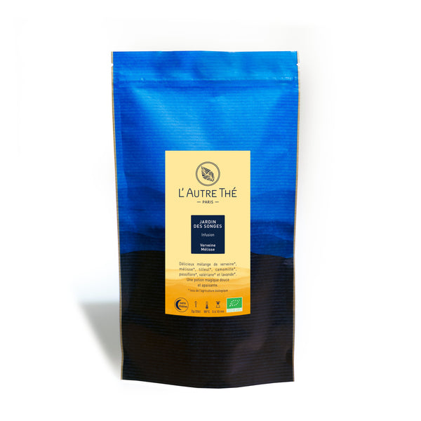 Tisane - Jardin des songes Bio / L'autre thé / Arlo's Coffee / Cette tisane bio à l'arôme naturel de citron est un délicieux mélange de plantes connues pour leurs vertus relaxantes et calmantes. Vous apprécierez son goût très fruité et délicieux. Une potion magique douce et apaisante. Excellente également en infusion à froid. En vente chez Arlo’s Coffee, artisan torréfacteur de café de spécialité situé à Rambouillet