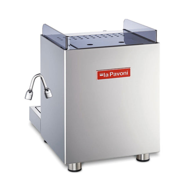Machine à café Semi-pro - Cellini Classic - Chaudière 1.8 L - Réservoir d'eau 2.9 L amovible - Buse vapeur en acier inox pour préparer cappuccinos, boissons lactées ou thé et infusions - Châssis en acier inoxydable - Thermostat de sécurité - tasseur, cuillère doseuse et brosse de nettoyage - ARLO'S COFFEE artisan torréfacteur à Rambouillet (Yvelines) vous accompagne pour choisir votre machine à grain espresso broyeur. Découvrez également notre café éthique en grain ou moulu et 100% arabica !