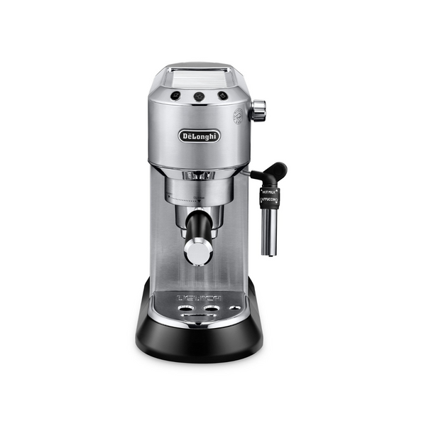 Machine DE’LONGHI Dedica Style - 14,9cm de large- Compatible café moulu (1 tasse ou 2 tasses) - Préparation de 1 ou 2 tasses avec arrêt automatique - Programmation de la quantité d’eau - Programmation de la température du café - Buse vapeur Cappuccino avec variateur pour émulsionner ou chauffer du lait. En vente chez Arlo’s Coffee, artisan torréfacteur de café de spécialité situé à Rambouillet dans les Yvelines, ile de France. Un coffret de café en grain offert avec la machine.