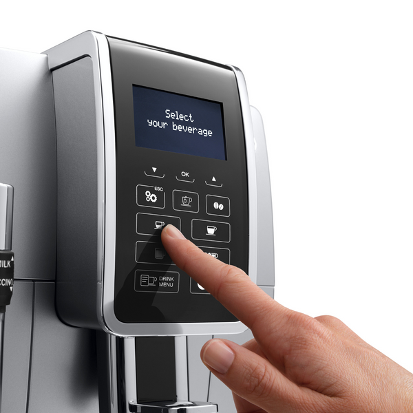 Machine DE’LONGHI Dinamica FEB3535.SB - broyeur expresso connecté, coloris titanium, panneau de commande intuitif avec écran couleur tactile, 6 recettes café dont 4 en accès direct. Machine adaptée pour l’usage à domicile,  En vente chez Arlo’s Coffee, artisan torréfacteur de café de spécialité situé à Rambouillet dans les Yvelines, ile de France. Un coffret de café en grain offert avec l'achat d'une machine.