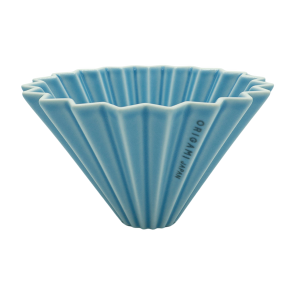 Arlo's Coffee / Méthode douce /V60/ Origami / Support bois d'olivier. En vente chez Arlo’s Coffee, artisan torréfacteur de café de spécialité situé à Rambouillet dans les Yvelines. Café en grain et moulu. café éthique, responsable et durable. Café de spécialité.
