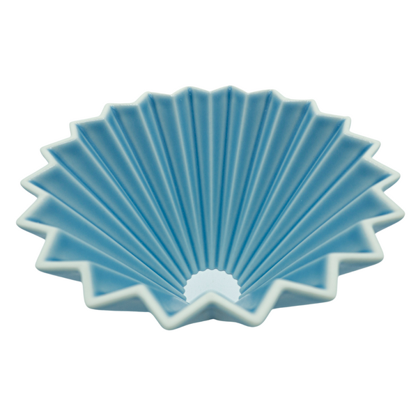 Arlo's Coffee / Méthode douce /V60/ Origami / Support bois d'olivier. En vente chez Arlo’s Coffee, artisan torréfacteur de café de spécialité situé à Rambouillet dans les Yvelines. Café en grain et moulu. café éthique, responsable et durable. Café de spécialité.