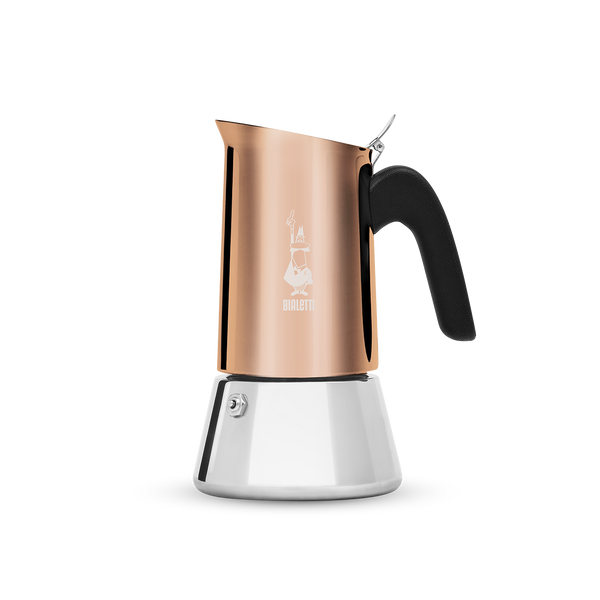 Cafetière italienne 6 tasses induction (170ml), brevetée Bialetti. Une cafetière italienne aux formes douces, arrondies et élégantes ! En inox, inaltérable dans le temps, ne s'oxyde pas. Nettoyage facile : passe au lave-vaisselle. Compatible tous feux dont induction. En vente chez Arlo’s Coffee, artisan torréfacteur de café de spécialité situé à Rambouillet dans les Yvelines.