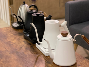 Bouilloires sans fil en vente chez Arlo's Coffee, artisan torréfacteur à rambouillet