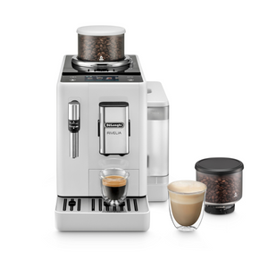 Focus sur la Delonghi Rivelia, Machine à grain, panneau de commande digital, bac à grains interchangeable, technologie Bean Adapt, 8 boissons, buse vapeur, design compact et élégant. En vente chez Arlo's Coffee, artisan torréfacteur à Rambouillet dans les Yvelines, café pur arabica, torréfié sur place, éthique et durable.