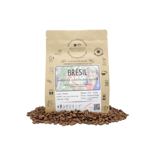 Brésil - Silvia est un café de spécialité pur arabica aux notes naturelles de chocolat, de caramel et d'amande. Brésil appartient à notre gamme fixe. Ce café est issu du commerce équitable, pur arabica, éthique, traçable, disponible en grain ou moulu. En vente chez Arlo’s Coffee, artisan torréfacteur de café de spécialité. Situé en ile de France à Rambouillet, dans les Yvelines (78).