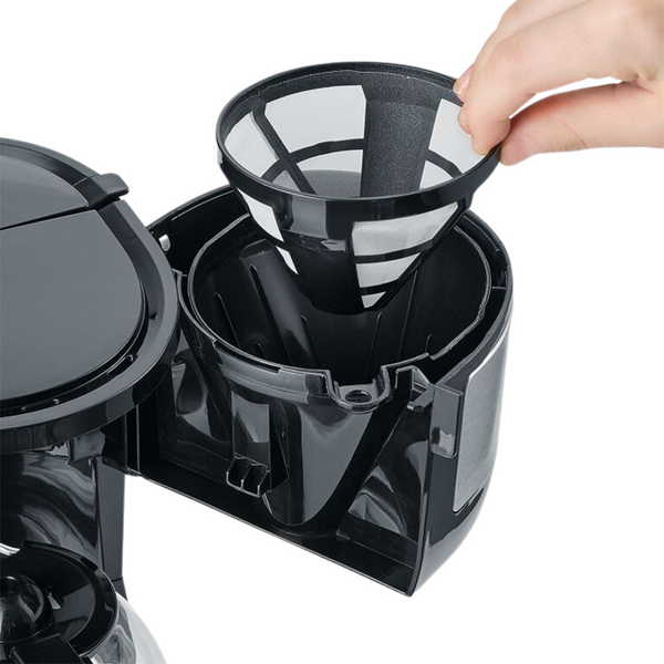 Idéale pour de petites consommations, la cafetière filtre compacte KA4808 de Severin est équipée d'un filtre permanent 1x2 avec système anti-goutte. Plaque chauffante pour conserver votre café au chaud, porte filtre amovible et compatible avec vos lave-vaisselles ! Jusqu'à 4 tasses soit 50 cl. Arlo's Coffee, artisan torréfacteur à Rambouillet dans les Yvelines.