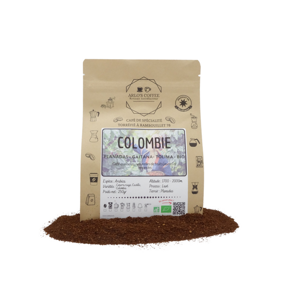 Café de spécialité de Colombie, pur arabica, grain ou moulu arrivé par voilier. Notes naturelles de fruits jaunes et amandes. Café éthique et responsable, préserve l'environnement et le producteur, en lui assurant une juste rémunération. Arlo's Coffee, artisan torréfacteur à Rambouillet, dans les Yvelines.