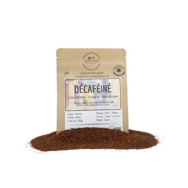 Voici un sachet de 100g de notre café l’Espresso en grain. Un café de spécialité appartenant à notre gamme fixe. Ce café est issu du commerce équitable, pur arabica, éthique, traçable, disponible en grain ou moulu. Arlo’s Coffee est un artisan torréfacteur de café de spécialité. Situé en ile de France dans les Yvelines à Rambouillet.