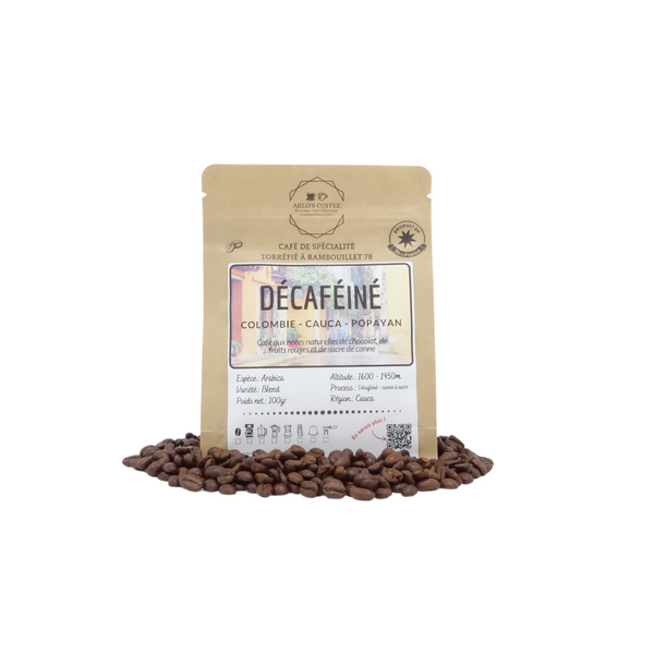 Voici un sachet de 100g de notre café l’Espresso en grain. Un café de spécialité appartenant à notre gamme fixe. Ce café est issu du commerce équitable, pur arabica, éthique, traçable, disponible en grain ou moulu. Arlo’s Coffee est un artisan torréfacteur de café de spécialité. Situé en ile de France dans les Yvelines à Rambouillet.