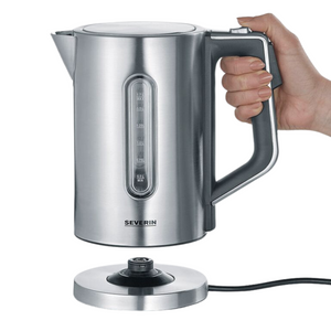 Grâce à la bouilloire électrique Severin WK3418 et à son réglage de température, vous pouvez chauffer l’eau à la température parfaite. La fonction de maintien au chaud veille à ce que la température reste constante et se réchauffe d’elle-même en cas de besoin. Ainsi, vous pouvez profiter de votre boisson chaude préférée à tout moment. En vente chez Arlo's Coffee, artisan torréfacteur à Rambouillet, dans les Yvelines.