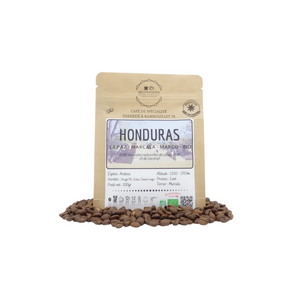 Voici un sachet de 100g de notre café bio du Honduras en grain. Un café de spécialité appartenant à notre gamme fixe. Ce café est issu du commerce équitable, pur arabica, éthique, traçable, disponible en grain ou moulu. Arlo’s Coffee est un artisan torréfacteur de café de spécialité. Situé en ile de France dans les Yvelines à Rambouillet.