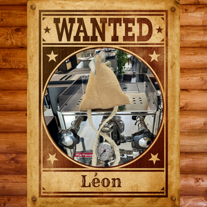 Poules en toile de jute confectionnés par Aufil Dubonheur en vente chez Arlo's Coffee