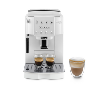 Broyeur expresso De'Longhi - Magnifica Start - Coloris Gris Noir - Panneau de commande digital -Machine automatique à grain adaptée pour un usage domestique et destinée aux particuliers comme aux professionnels ! Vous ne savez pas quelle machine à café choisir ? Arlo's Coffee, artisan torréfacteur à Rambouillet, vous accompagne pour trouver la machine qui vous correspond ! Un coffret de café éthique en grain pur arabica offert avec l’achat de la machine.