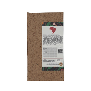 Découvrez la tablette Teruê 60gr avec 70% de cacao, médaille d'argent au concours du meilleur cacao d'Amérique du Sud. Arômes végétaux, terreux et boisés, Teruê ravira les férus de chocolat noir. Cacao issu de l'agroforesterie et une tablette issu du mouvement Bean to Bar.