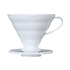 Dripper V60, porte filtre V60, café en méthode douce, café filtre. Dripper en plastique, marque Hario en vente chez Arlo's Coffee, artisan torréfacteur à rambouillet