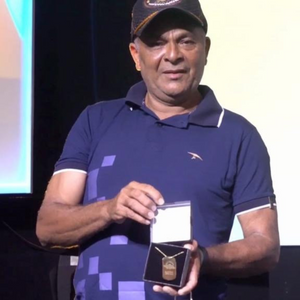 Découvrez la tablette Teruê 60gr avec 70% de cacao, médaille d'argent au concours du meilleur cacao d'Amérique du Sud. Arômes végétaux, terreux et boisés, Teruê ravira les férus de chocolat noir. Cacao issu de l'agroforesterie et une tablette issu du mouvement Bean to Bar.