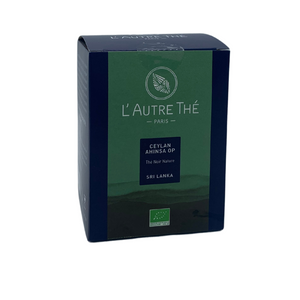 Ceylan OP Ahinsa Bio / L'autre thé / Thé noir / Arlo's Coffee /Ce thé de Ceylan OP Ahinsa biologique est issu d'un grand jardin de l'île de Ceylan. Il donne une tasse à l'aspect cuivré et au goût vif et puissant. Il a très peu d'astringence et des notes boisées soutenues. Idéal pour le petit déjeuner, c'est un grand classique tonique du matin ! En vente chez Arlo’s Coffee, artisan torréfacteur de café de spécialité situé à Rambouillet 