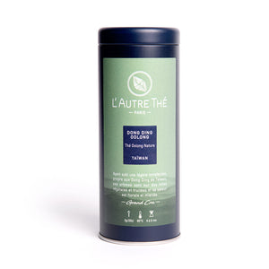 Oolong Dong Ding / L'autre thé / Oolong / Découvert lors du dernier voyage d'Arnaud DHENIN à Taïwan en Mai 2018, ce thé Oolong Dong Ding donne une infusion d'un joli ton jaune paille. Ces arômes sont multiples : des notes végétales, florales, légèrement boisées. D'un rapport qualité prix exceptionnel pour un oolong de Taïwan, c'est un point d'entrée idéal dans l'univers des oolongs Taïwanais. En vente chez Arlo’s Coffee, artisan torréfacteur de café de spécialité situé à Rambouillet dans les Yvelines