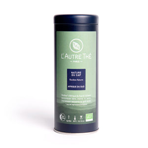 Rooïbos - Nature du Cap Bio / L'autre thé / Ce rooibos bio Nature se compose exclusivement de rooibos (ou thé rouge) d'Afrique du Sud issu de l'Agriculture Biologique.  Il donne des notes boisées et miellées très douces.  L'infusion est savoureuse, sans théine et pauvre en tanins ce qui en fait une boisson recommandée pour les femmes enceintes ou les enfants, ou tout simplement si on est sensible à la théine. On lui prête également des vertus apaisantes. En vente chez Arlo’s Coffee, artisan torréfacteur