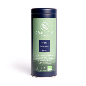 Pu Erh Bio / L'autre thé / Yunnan Tuocha /Ce thé bio "Pu Erh" ou "Yunnan Tuocha" provient du sud de la province chinoise du Yunnan. Ses feuilles sont pressées et cassées. On l'appelle thé sombre car il subit une longue fermentation et conservation dans le noir, ce qui lui donnent une maturation propre au Pu Erh. Le thé bio Pu Erh offre une tasse aromatique terreuse au léger goût de noisette. En vente chez Arlo’s Coffee, artisan torréfacteur de café de spécialité situé à Rambouillet dans les Yvelines