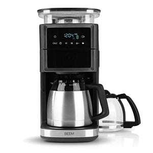 Machine FRESH-AROMA-PERFECT BEEM. En verre, plastique, acier inoxydable , bac à grains, Filtre. Permet trois réglages de mouture, de fin à grossier. Verseuse en verre 1,25L, jusqu'à 10 tasses. Plaque chauffante verrouillable. Compartiment à grain de café. Porte filtre. Pré programmer pour votre routine matinale grâce à la minuterie 24 heures. Retrouvez-là chez Arlo's Coffee, artisan torréfacteur à Rambouillet (Yvelines).