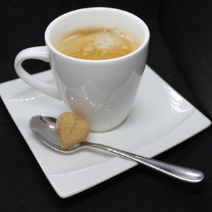 Boîte 10 sucres en forme de cœurs. En vente chez Arlo's Coffee, artisan torréfacteur à Rambouillet.