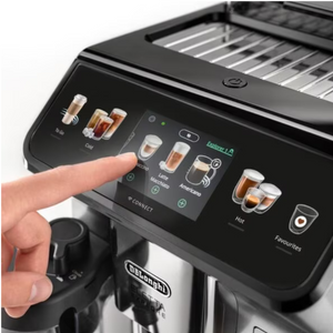 Machine DE’LONGHI Eletta Explore - broyeur expresso connecté, coloris Argent, panneau de commande intuitif avec écran couleur tactile, 50 recettes. Machine adaptée pour l’usage à domicile, En vente chez Arlo’s Coffee, artisan torréfacteur de café de spécialité situé à Rambouillet dans les Yvelines, ile de France. Un coffret de café en grain offert avec l'achat d'une machine.
