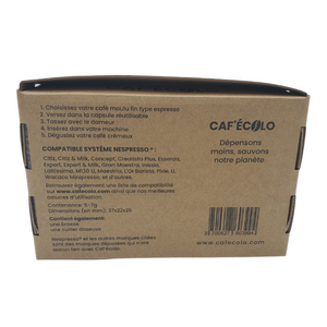 Éléments contenus dans la boite : une capsule réutilisable compatible Nespresso, une brosse et une cuillère doseuse. La capsule est en acier inoxydable et couvercle en silicone conçues pour une réutilisation sans fin sur votre machine Nespresso ! En vente chez Arlo’s Coffee, artisan torréfacteur de café de spécialité situé à Rambouillet dans les Yvelines. Café en grain et moulu. Café éthique et responsable.  