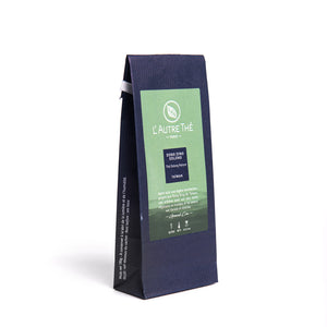 Oolong Dong Ding / L'autre thé / Oolong / Découvert lors du dernier voyage d'Arnaud DHENIN à Taïwan en Mai 2018, ce thé Oolong Dong Ding donne une infusion d'un joli ton jaune paille. Ces arômes sont multiples : des notes végétales, florales, légèrement boisées. D'un rapport qualité prix exceptionnel pour un oolong de Taïwan, c'est un point d'entrée idéal dans l'univers des oolongs Taïwanais. En vente chez Arlo’s Coffee, artisan torréfacteur de café de spécialité situé à Rambouillet dans les Yvelines