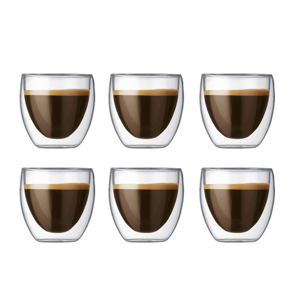 Verre seul, lot de 2 ou 6 verres double paroi 8 cl - Pavina. Ces verres sont compatibles four et micro-ondes jusqu'à 176°C. Passent au lave-vaisselle : les verres gardent leur transparence au fil du temps - Dimensions 6.4 x 6.2 cm. En vente chez Arlo’s Coffee, artisan torréfacteur de café de spécialité situé à Rambouillet dans les Yvelines, Rambouillet. 