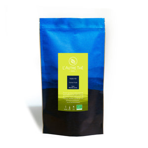 Yuzu-Yu Bio / L'autre thé / Thé vert / Arlo's Coffee / Ce Yuzu Yu est un thé vert bio à l'arôme naturel de Yuzu, un agrume asiatique, et de menthe verte twisté d'un soupçon de cardamome.  Il est parsemé d'écorces d'orange, de graines de cardamome et de cardamomes entières.  Un mélange unique frais et fruité, légèrement acidulé, relevé par un soupçon d'épice. Aussi délicieux chaud que froid.  Des notes d'agrumes exotiques rafraîchissantes et fruitées. En vente chez Arlo’s Coffee, artisan torréfacteur.