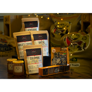 Un coffret cadeau composé de chocolat, café et miel.  Arlo’s Coffee est un artisan torréfacteur de café de spécialité, pur arabica, grain ou moulu, éthique et durable. Situé en ile de France à Rambouillet. coffee box, coffee gift box. 