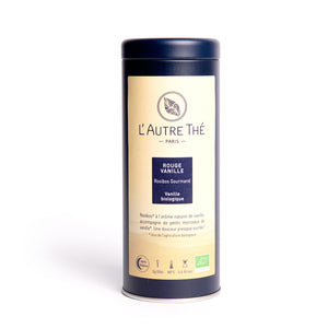 Rooibos vanille bio / L'Autre Thé / Arlo's Coffee/(également appelé thé rouge à la vanille) est accompagné de petits morceaux de gousse de vanille. Un rooibos subtilement vanillé et réconfortant. Le rooïbos a un goût naturellement boisé et miellé. Le rooïbos est un buisson endémique à l’Afrique du Sud, il possède de nombreuses vertus, beaucoup de minéraux et de vitamines. Il est sans théine ce qui lui permet d'être bu toute la journée, y compris par les enfant ou les femmes enceintes. 