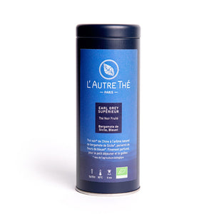 Earl Grey Supérieur Bio / L'autre thé / Thé noir / Arlo's Coffee / Ce thé noir Earl Grey Biologique est un subtil mélange de thés noirs d'Inde à la bergamote de Sicile parsemé de fleurs de bleuet. Finement parfumé, il accompagne harmonieusement le petit déjeuner ou le goûter. Un grand classique pour les amateurs de bergamote. La bergamote est un agrume fruité très vif. En vente chez Arlo’s Coffee, artisan torréfacteur de café de spécialité situé à Rambouillet dans les Yvelines, ile de France.