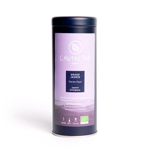 Grand Jasmin Bio / L'Autre Thé / Thé vert bio / Arlo's Coffee / Ce thé bio Grand Jasmin est un de thé vert du Yunnan délicatement parfumé au Jasmin et parsemé de pointes blanches.   Pour les amateurs de thé au jasmin délicat. Des notes florales aériennes et veloutées. En vente chez Arlo’s Coffee, artisan torréfacteur de café de spécialité situé à Rambouillet dans les Yvelines, ile de France. 